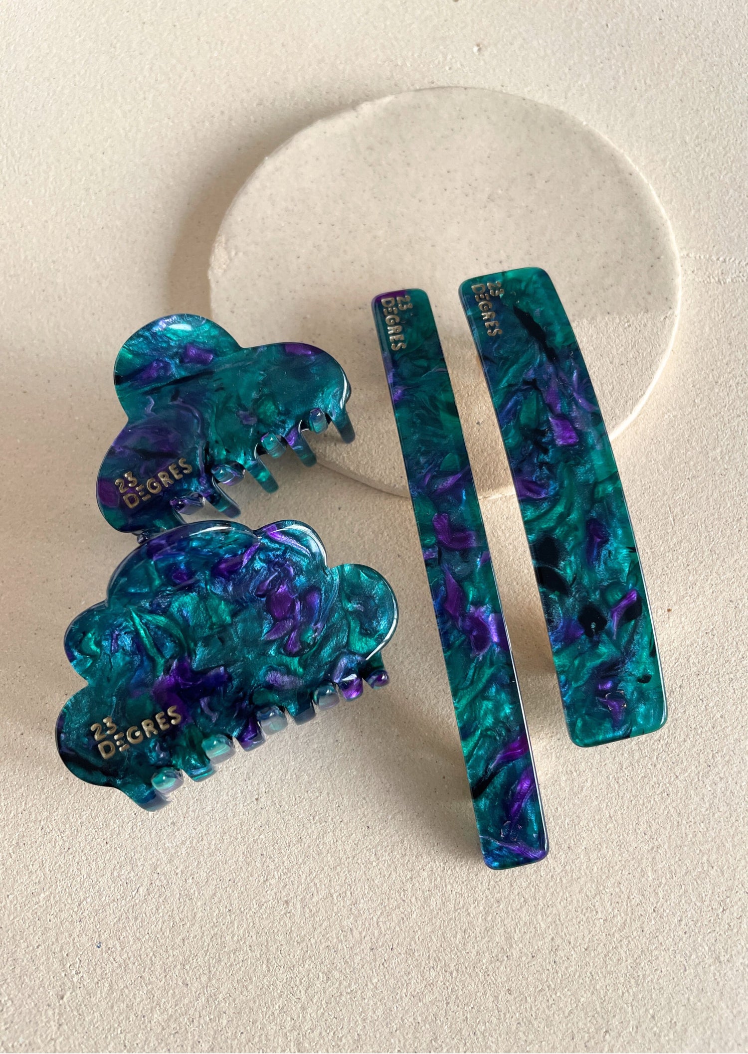 pince et barrette à cheveux vert violet