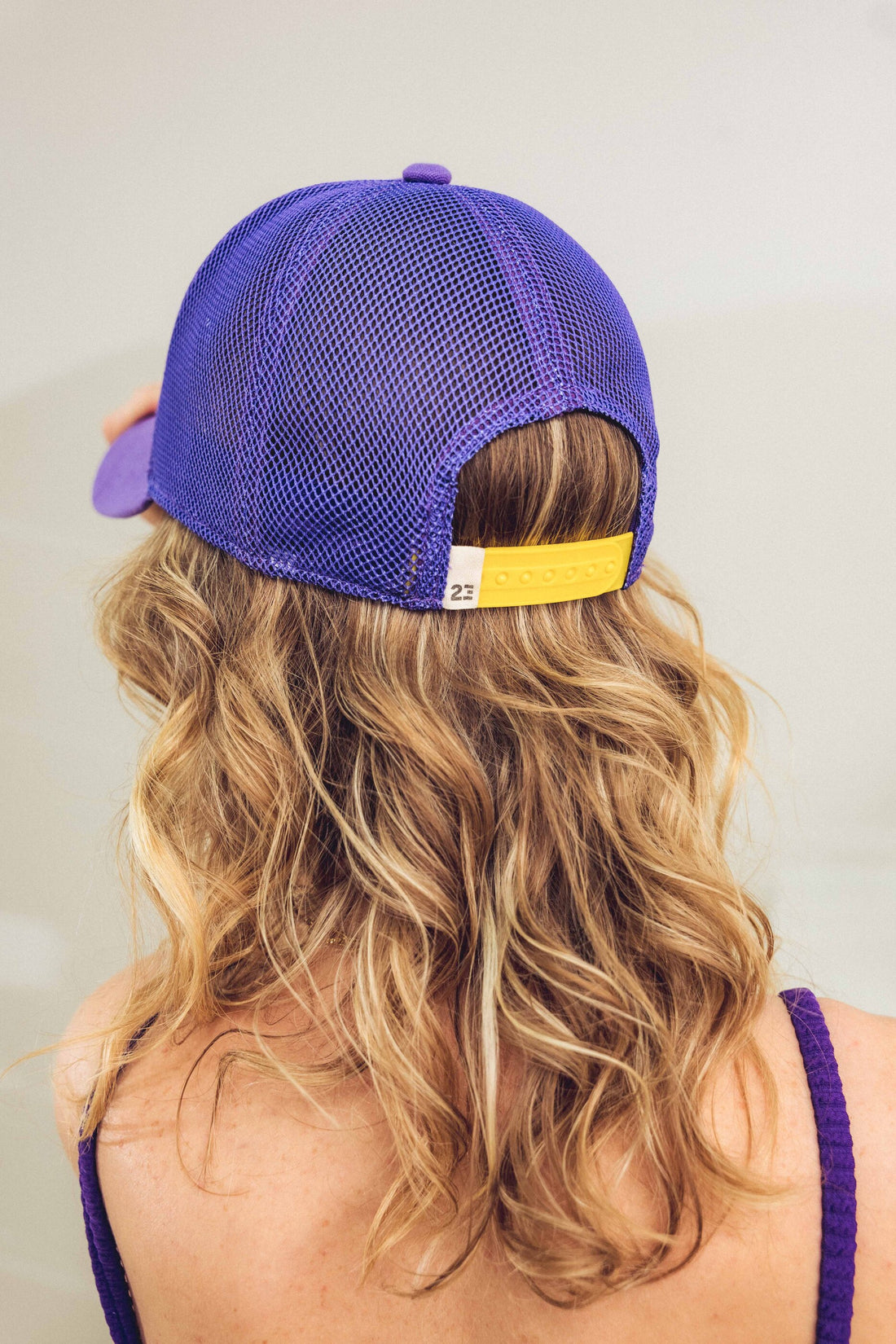 casquette violette fermeture réglable